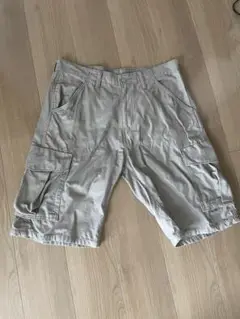 Levi's ベージュ カーゴショートパンツ