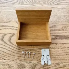 壁に付けられる家具トレー