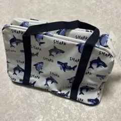 新品未使用★サメ柄 プールバッグ ボストン型チャック付