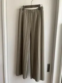 ☆未使用☆ ベージュ プリーツ イージーパンツ