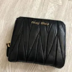 ミュウミュウ 二つ折り財布 中古