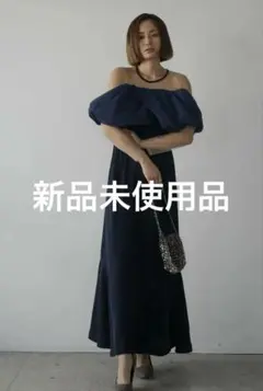 ⭐️新品タグ付きBELL SLEEVE DRESS ワンピーＦ Myshawty黒