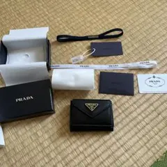 PRADA 三つ折り財布 サフィアーノ NERO