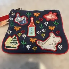 ムーミン　刺繍デザイン ネイビーキャンバスポーチ