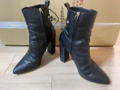 バレンティノ ♡ ショートブーツ