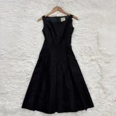 シビラ 黒 ノースリーブ Aラインワンピース S