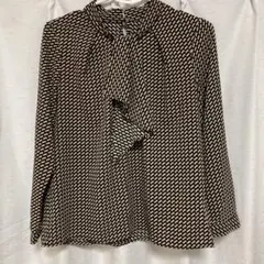 幾何学模様 リボン付き 長袖ブラウス