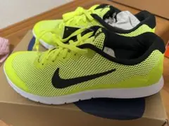 Nike ネオンイエロー ランニングシューズ