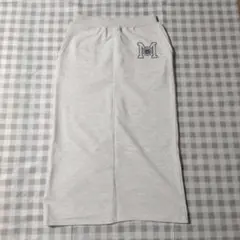 カット白タイトスカート