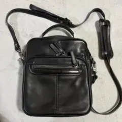 黒 レザー ショルダーバッグ