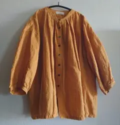 【美品】ツクロイ バンドカラー コットンリネン シャツ 山吹色 M