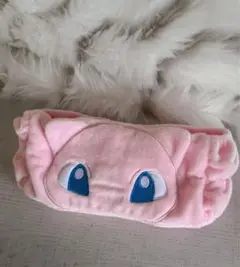 ポケットモンスターの人気キャラクター「ミュウ」の顔をモチーフにしたヘアバンド★