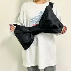 WhoWhat　リボン型　ピンクショルダーバッグ　ボディバッグ　フーワット WhoWhat リボン型 ピンクショルダーバッグ ボディバッグ
