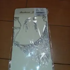 ネックレスとピアスセット