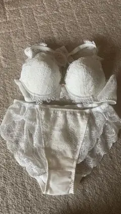 新品トリンプのブラジャーセット