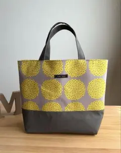 【ハンドメイド】　トートバッグ　黄色花柄　グレー