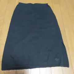 黒 タイトスカート スリット入り