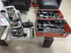 トランシット 測量機器 瑞宝光学精機㈱　箱付き　付属品あり　昭和レトロ　送料込み トランシット 測量機器 瑞宝光学精機㈱ 箱付き 付属品あり 昭和