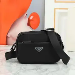 PRADA ブラック ショルダーバッグ