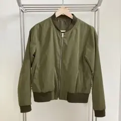 and it_ オリーブグリーン ブルゾン ジャケット アウター カーキ 軽量