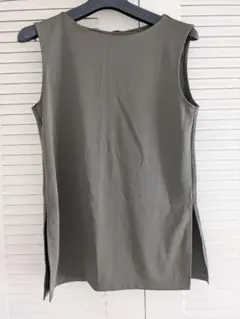 UNIQLO クレープジャージーノースリーブT Sサイズ