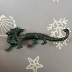 緑色のドラゴンの置物 約30cm