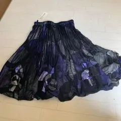 タグ付き半額以下シフォン素材 紫と黒のスカート フリル付き