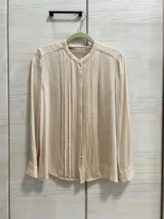 トゥモローランド　ピンクベージュのシルクブラウス