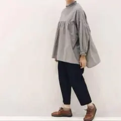 美品　オオカミとフクロウ　フリルネックプルオーバー　チェック