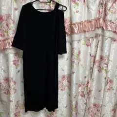 ブラック 半袖 ロングワンピース 片肩出し