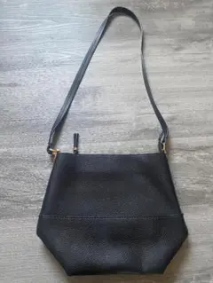 H &M　黒　女性用ショルダーバッグ