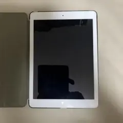 Apple iPad 第一世代 本体 カバー付き