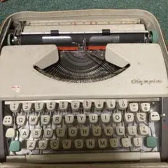 【未使用保管品】　タイプライター　OLYMPIA M70411-1 ケース付】OLYMPIA タイプライター オリンピア
