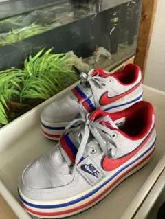 2025年最新】nike バンダル 厚底スニーカーの人気アイテム