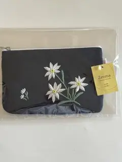 エーデルワイス花　刺繍　ポーチ　新品未使用