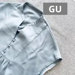 美品【GU】少し大きめくすみブルー半袖シャツ ボタン付き