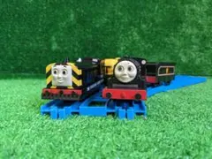 Item thumbnail for item 72e52d10-c7c4-40d2-8ad3-4d7c3fe021bc