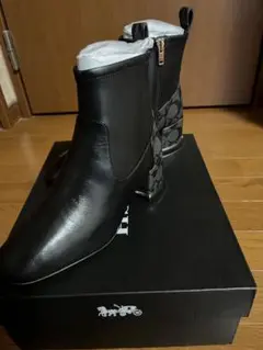 新品 コーチ ショートブーツ 23cm ナラブーティ