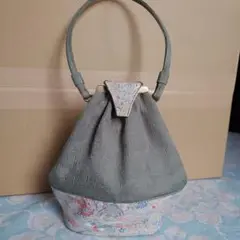 グリーンと花柄の和装用バッグ