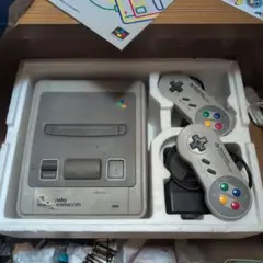 Nintendo Super Famicom 本体とコントローラー2つ