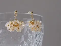 小花のピアスA