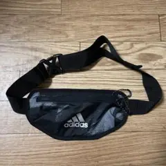 adidas ブラック ファニーパック