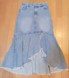 チコ　裾フリンジタイトフレアデニムスカート　ライトブルー　S　未使用