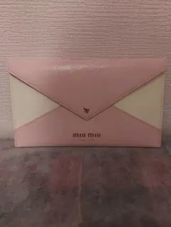 美品 ミュウミュウ 薄型 布ポーチ ハート 総柄 ライトブルー ゴールド金具 MIU MIU（ポーチ ・ ブルー・ネイビー/青色系）のフリマアイテム一覧