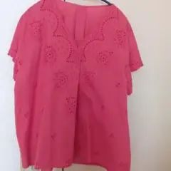 刺繍入りピンク半袖シャツ Mサイズ