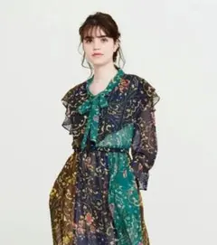 極美品 ユキトリイ スカーフ付き ボタニカルプリント ブラウス 花柄 日本製 L 極美品 ユキトリイ スカーフ付き ボタニカルプリント ブラウス