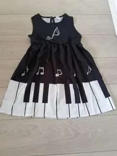 新品✩ピアノワンピース