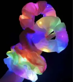 光るシュシュ