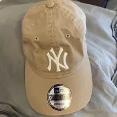New Era 9TWENTY ベージュキャップ