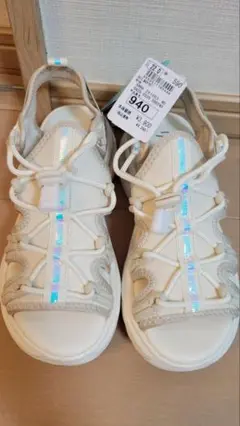 22㎝　madfoot ホワイト　サンダル